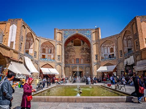isfahan bazaar entrance